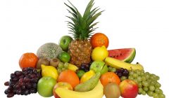 Stillleben mit verschiedenen Früchten